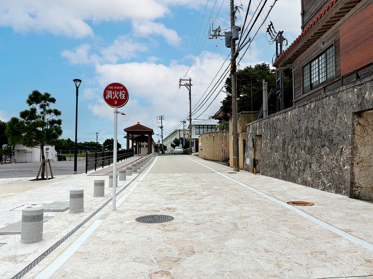 門前広場外周道路（普天間１区１０号）整備及び無電柱化工事