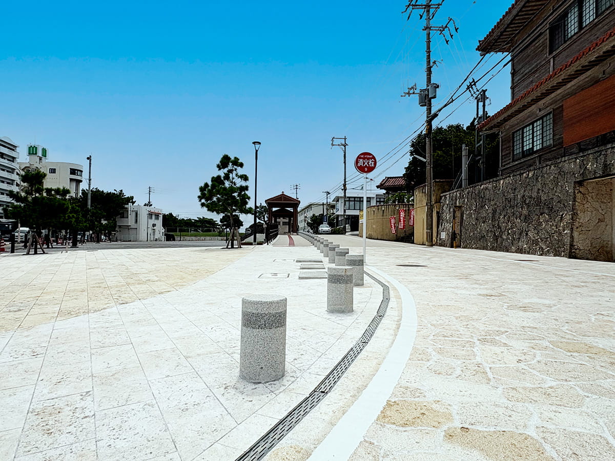 門前広場外周道路（普天間１区１０号）整備及び無電柱化工事